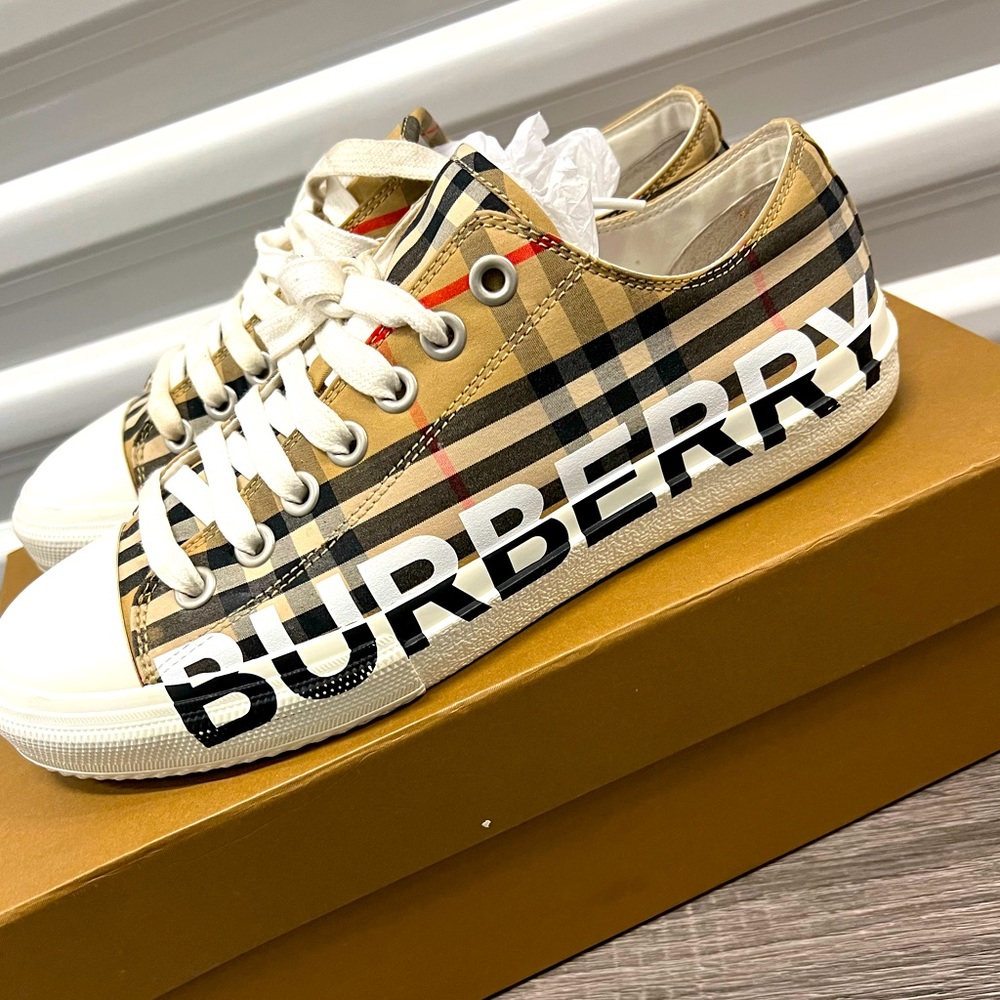 Burberry Sneakers